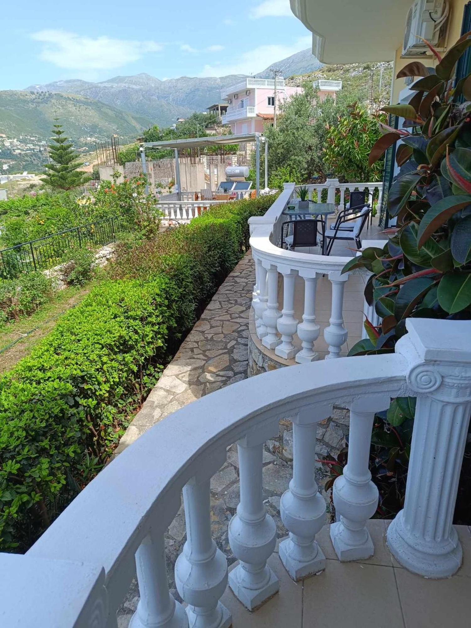 Lovely View Apartments Himare Buitenkant foto