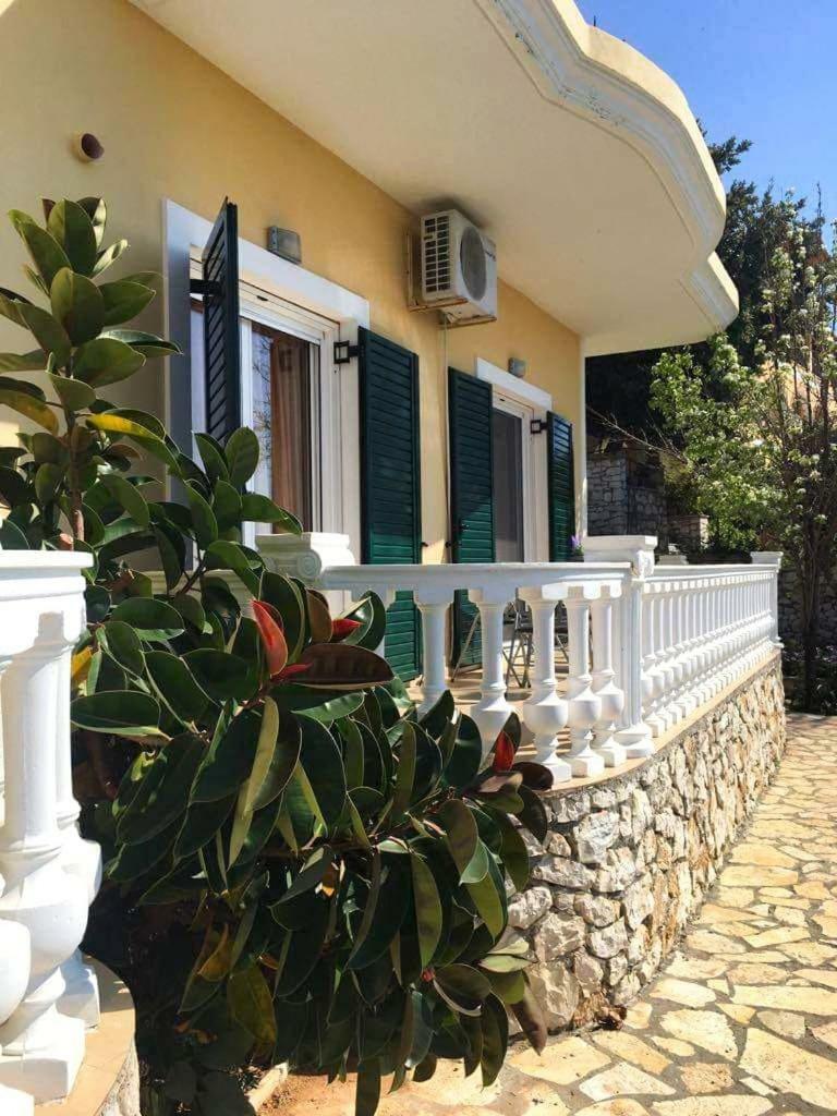 Lovely View Apartments Himare Buitenkant foto