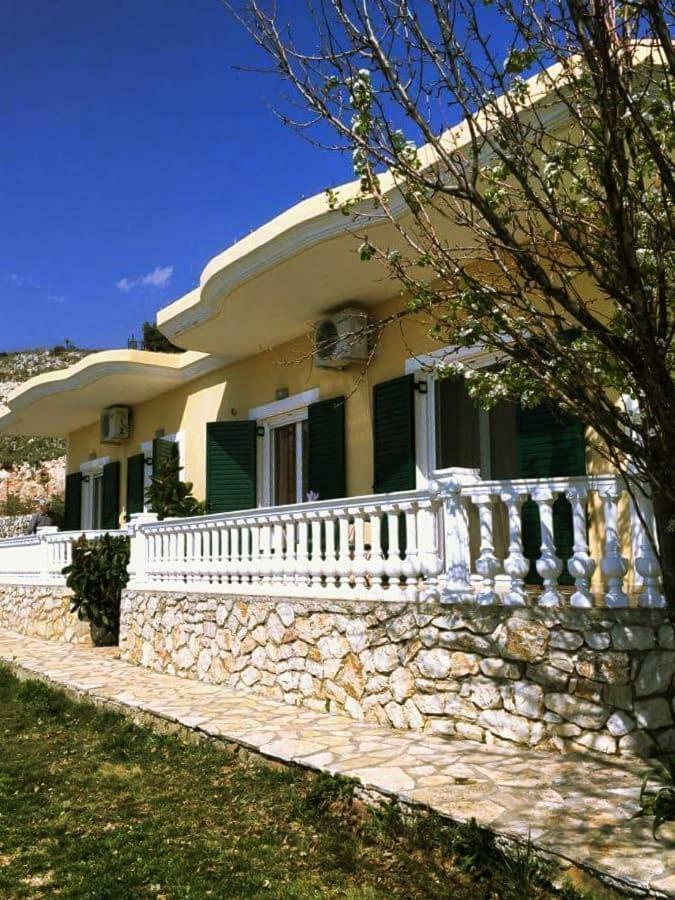 Lovely View Apartments Himare Buitenkant foto